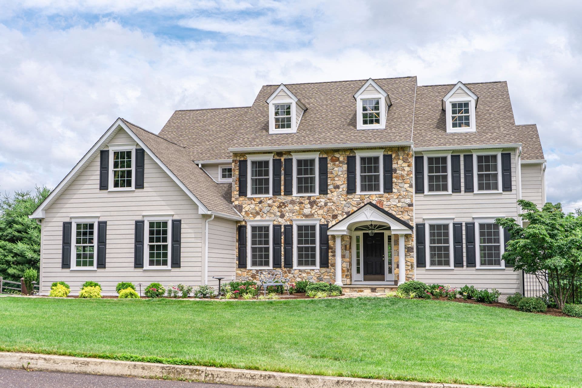 siding_stone-cladding_rising-hill-lane_chester-springs-pa_19425